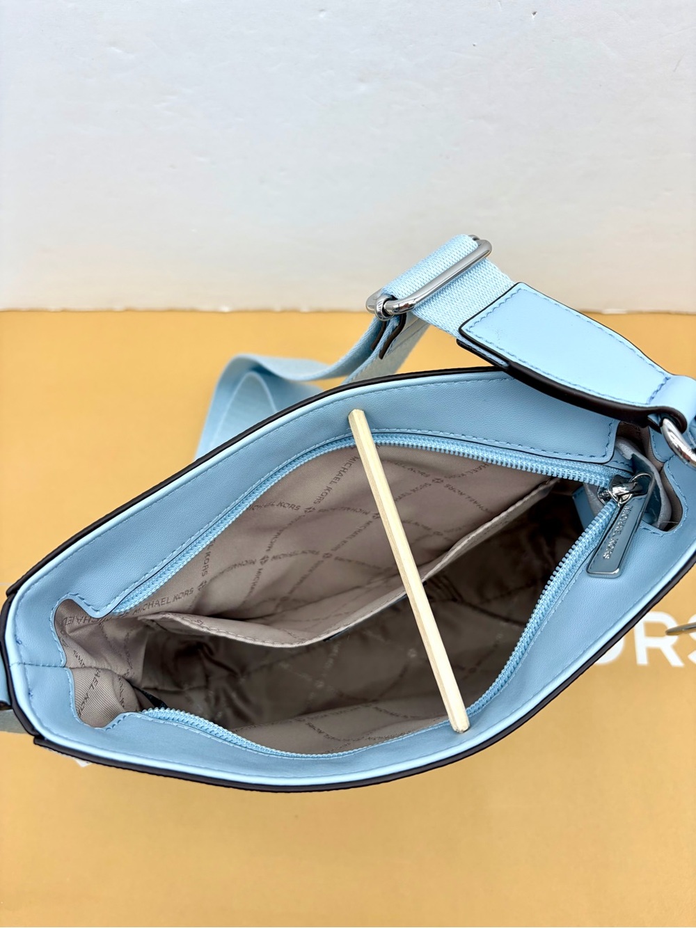 Michael Kors Ombre Blue MK Signature Crossbody with Wristlet Wallet Set - Picture 4 of 11